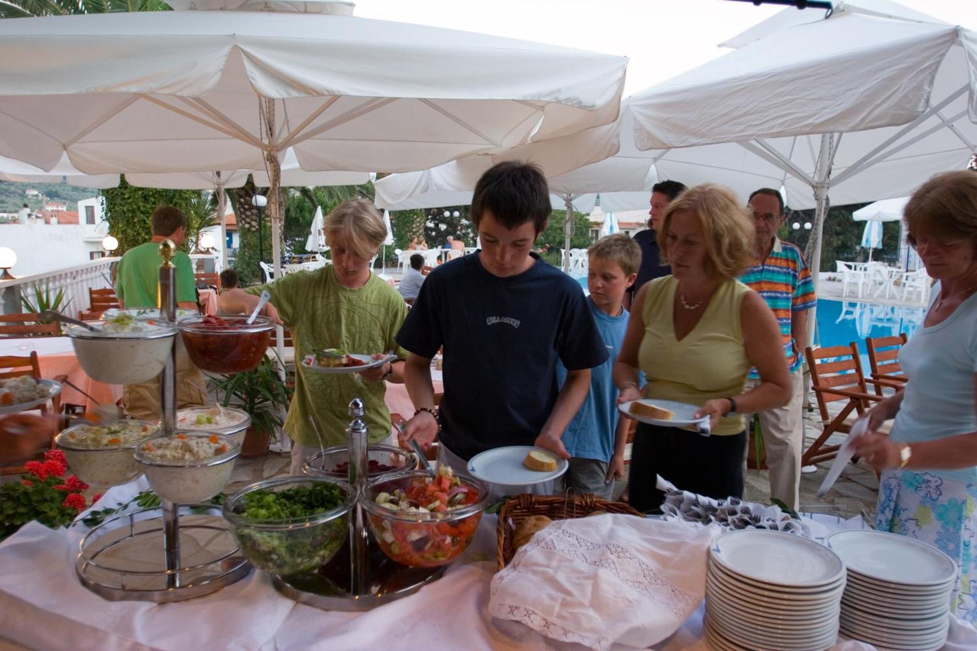 Dionyssos Hotel Skopelos Town Restaurant photo