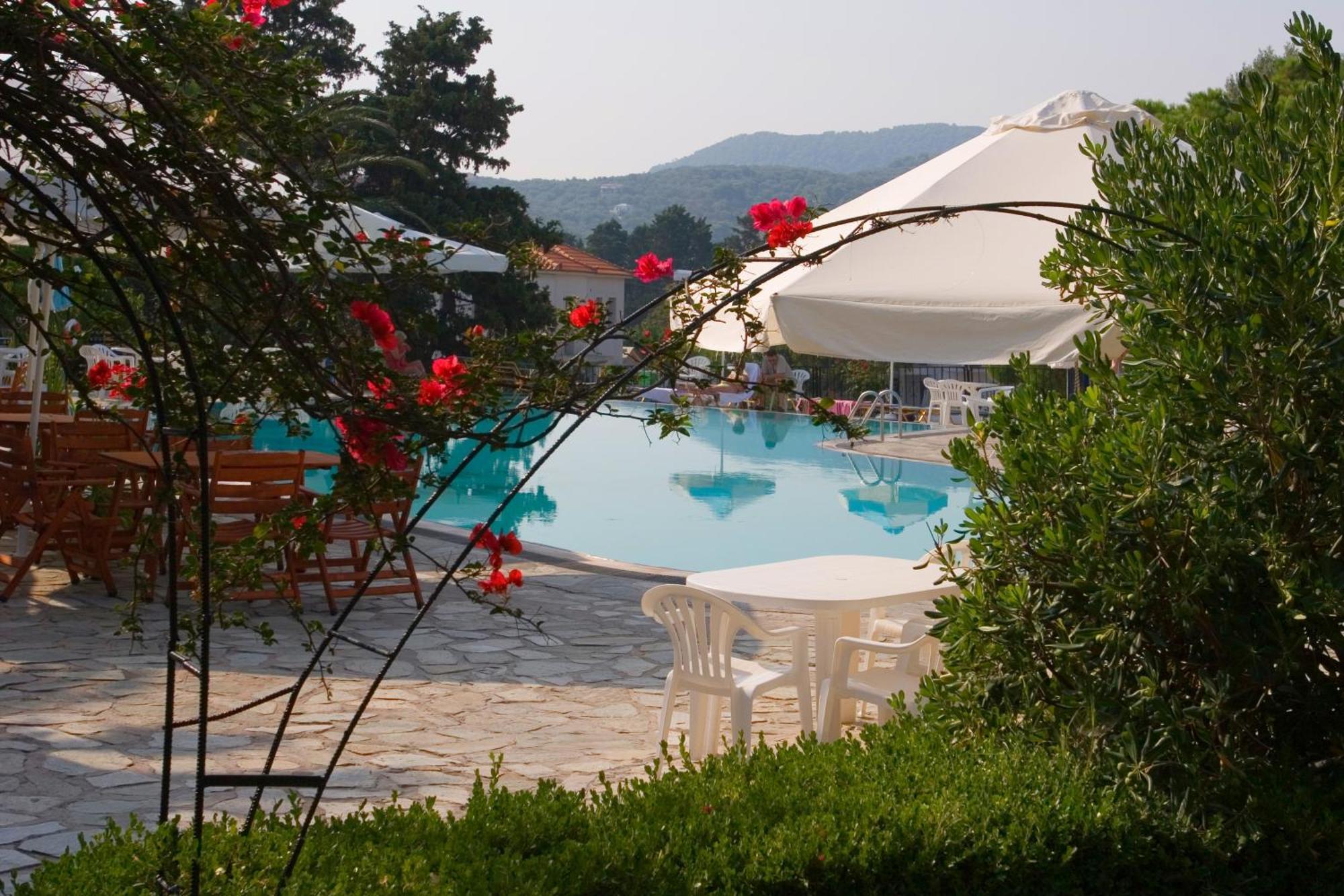 Dionyssos Hotel Skopelos Town Exterior photo